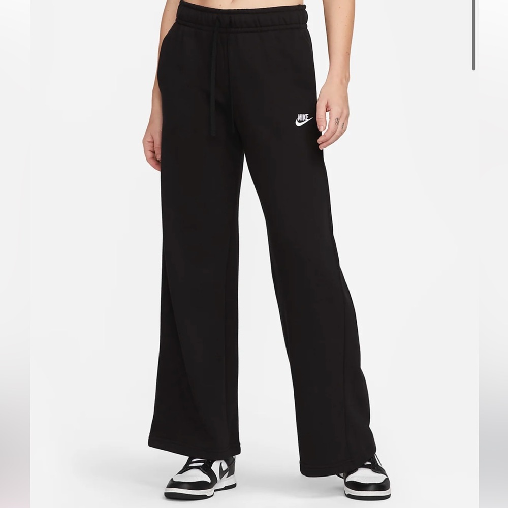worn twice, nike straight leg sweatpants